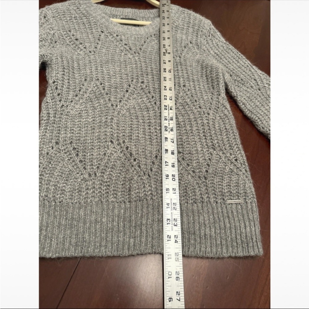 Abercrombie & Fitch Gray Textured Women's Sweater - Picture 7 of 10